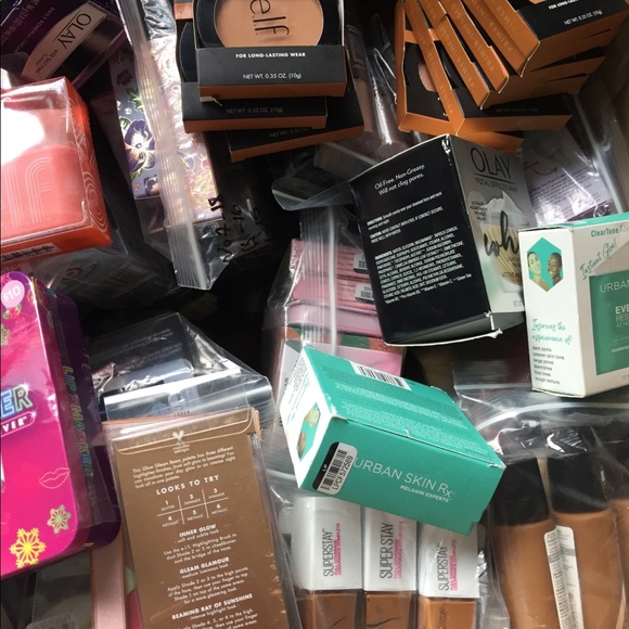 Beauty Mystery Box - Picture 4 of 8